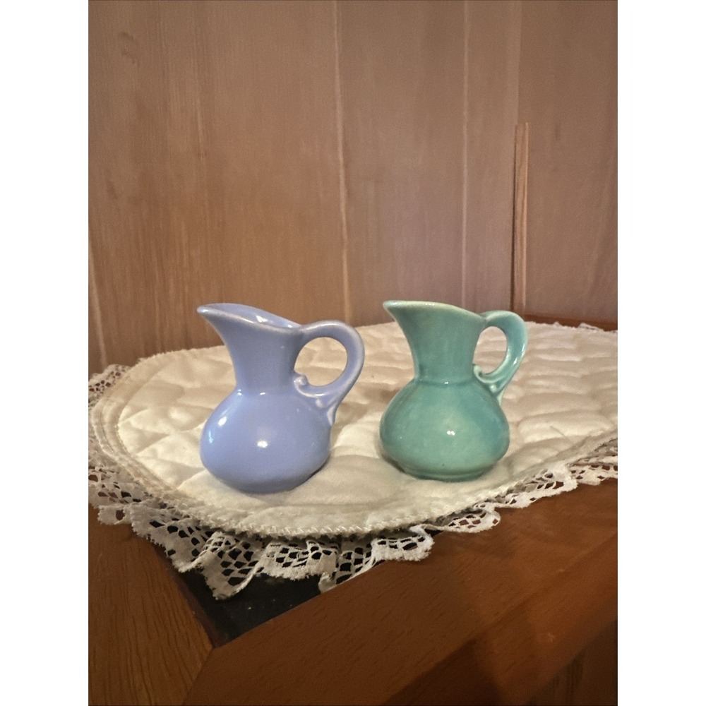 pair‎ of vintage miniature ceramic USA Decorative pitchers